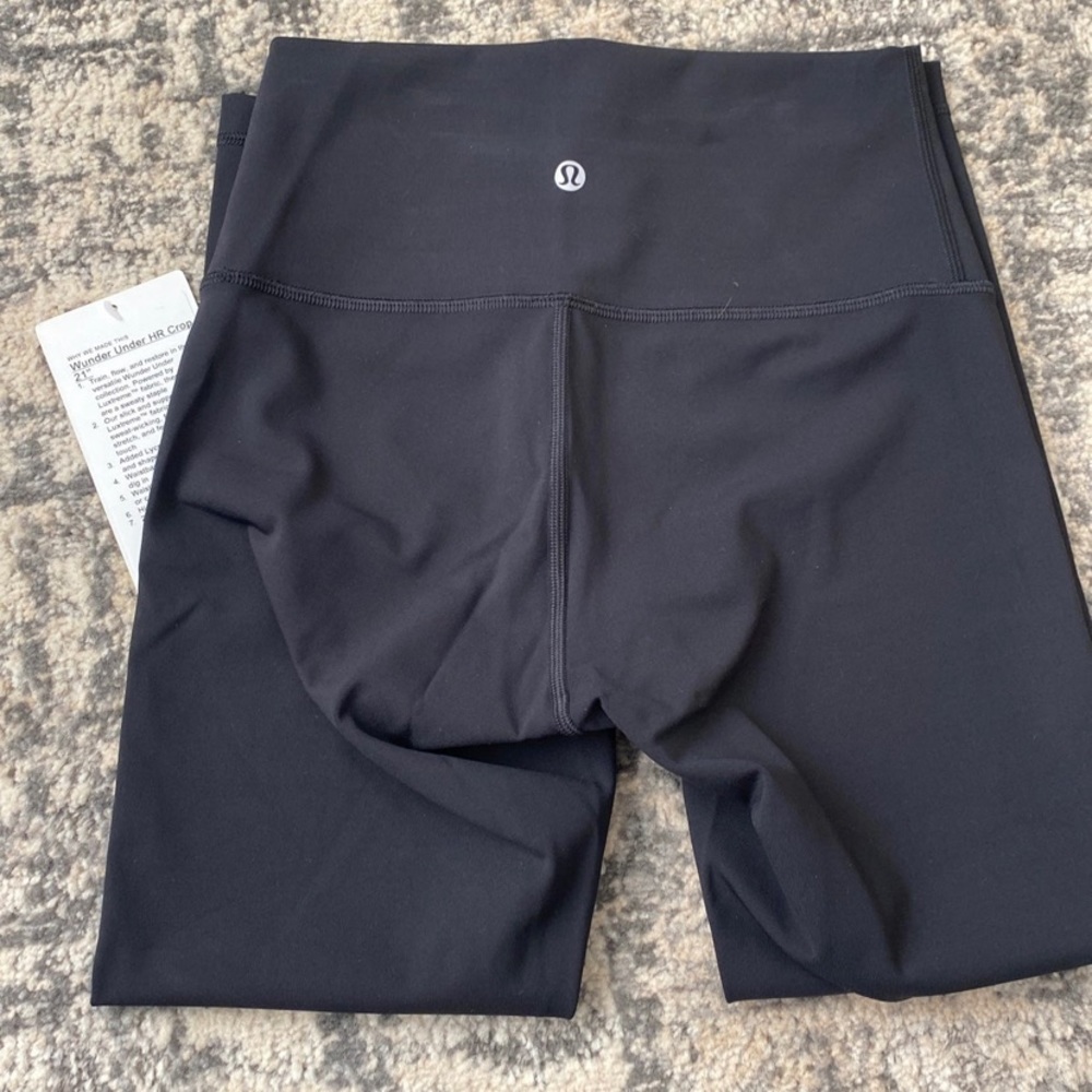 Lululemon size 4